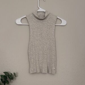 Vuori Light Gray Ribbed Top